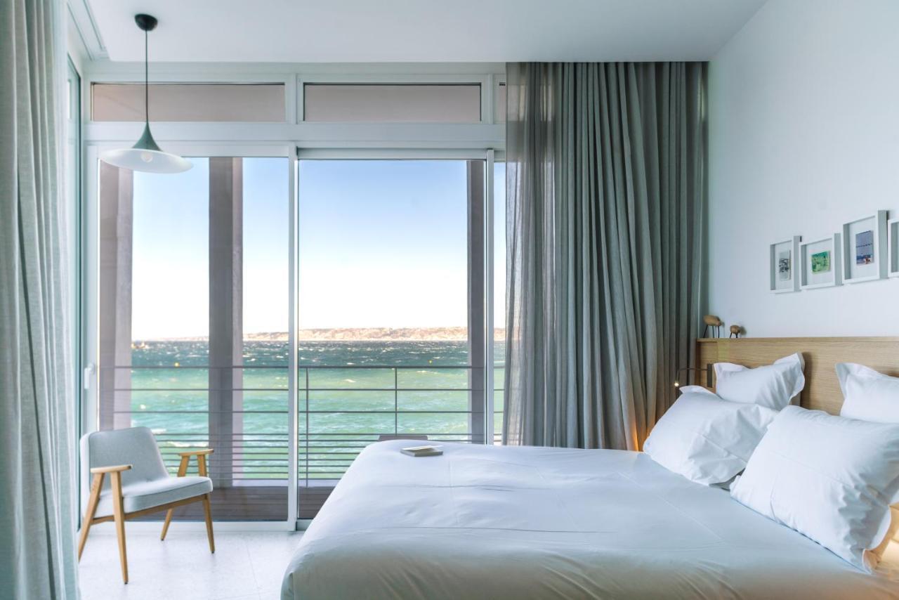 Les Bords De Hotel
